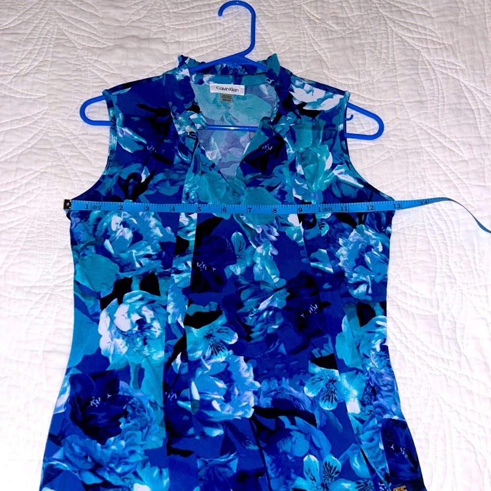NWOT Calvin Klein blue sleeves top.